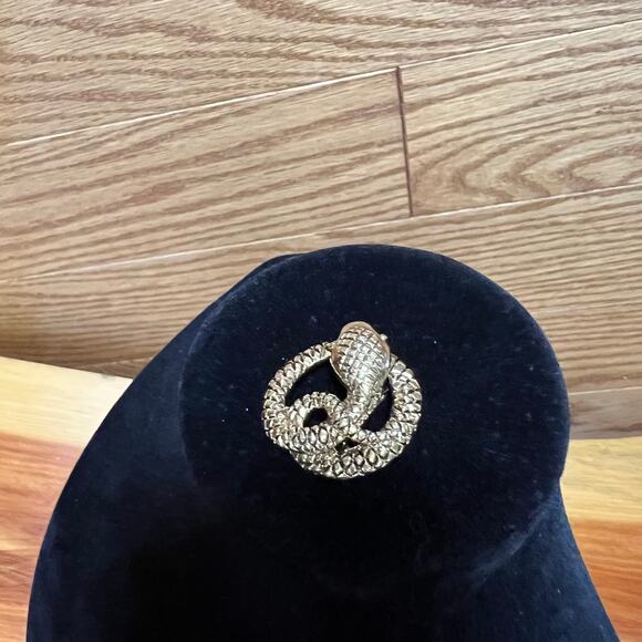 Vintage Gold Tone Coiled Snake Brooch Lapel Pin MCM Unmarked Jewelry - Picture 7 of 9